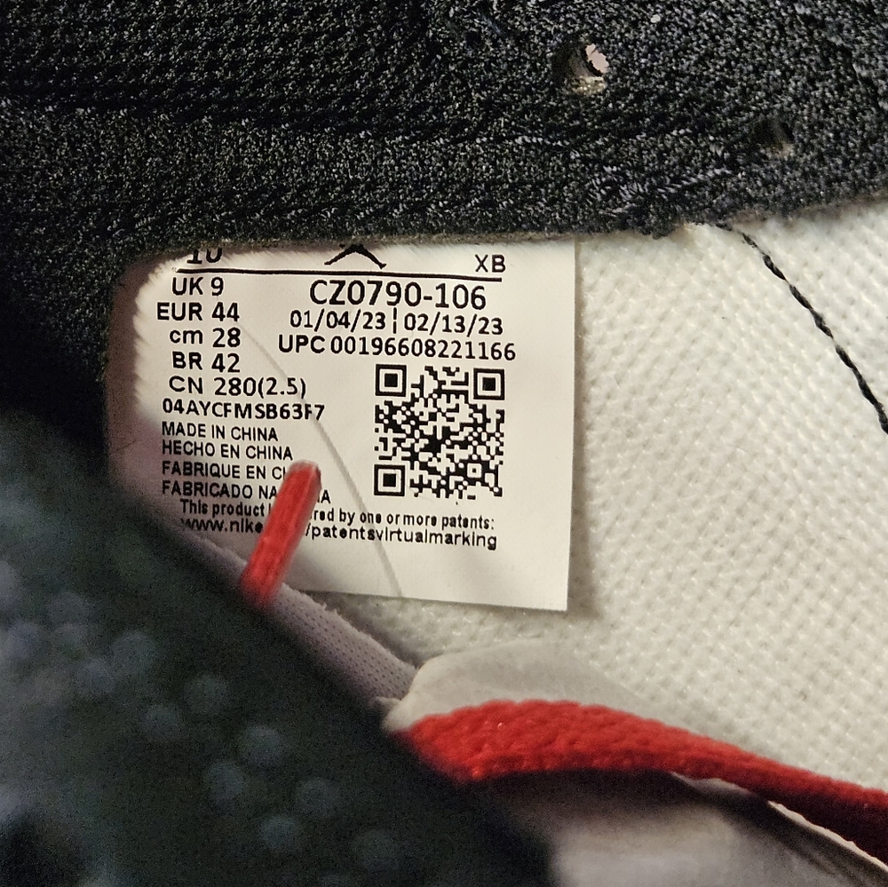 NIKE - Picture 10 of 16
